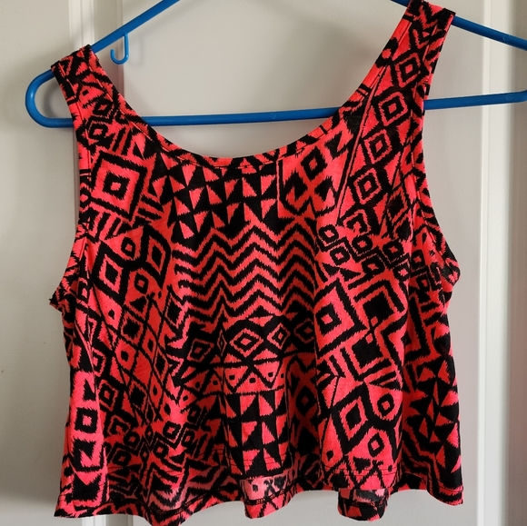 Forever 21 pink/black cropped tank top - Picture 4 of 6